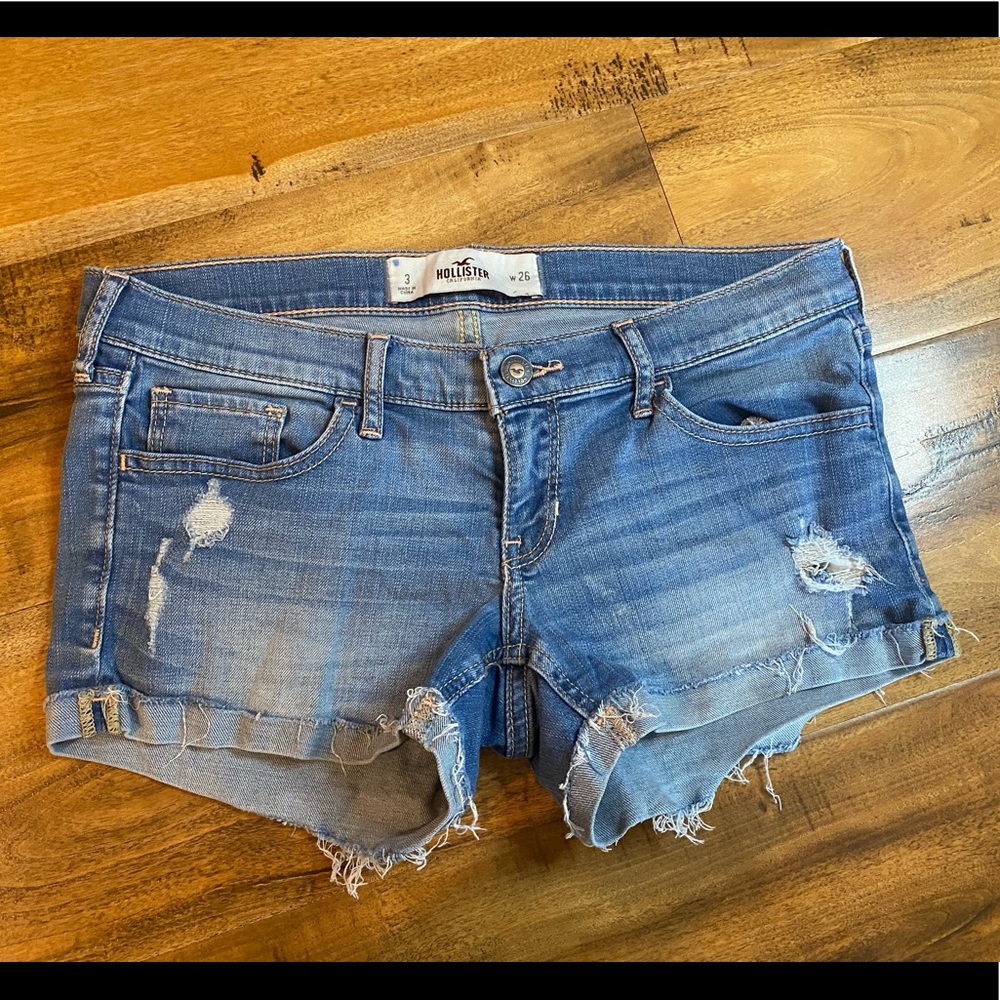 3/26 Hollister denim shorts